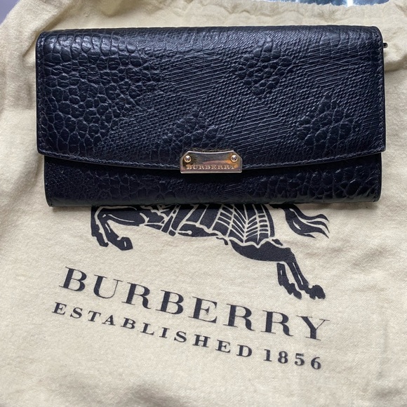 Burberry wallet - Picture 1 of 5